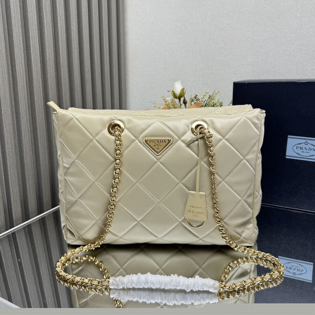 Pra*a satchel bags
